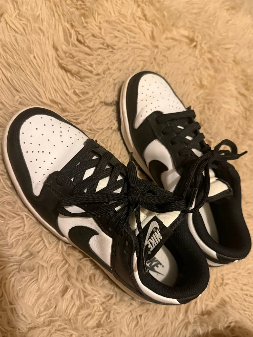 Nike Black and White Dunks Sz 7